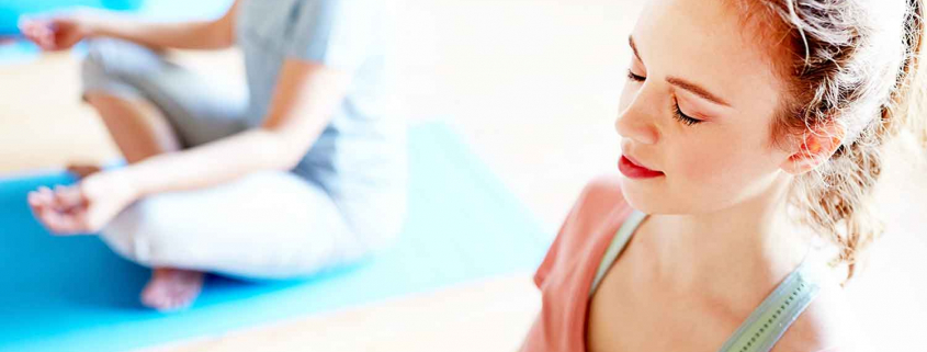 Airport Yoga 101 - how to do it