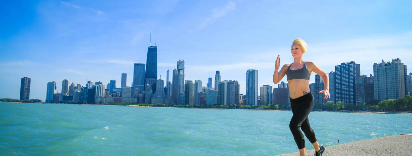 A women running on the Chicago lakefront trail