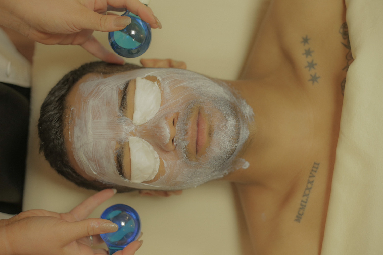 Male Member enjoying a facial at our FFC suburb clubs. FFC Park Ridge, FFC Oak Park or FFC Elmhurst.jpg